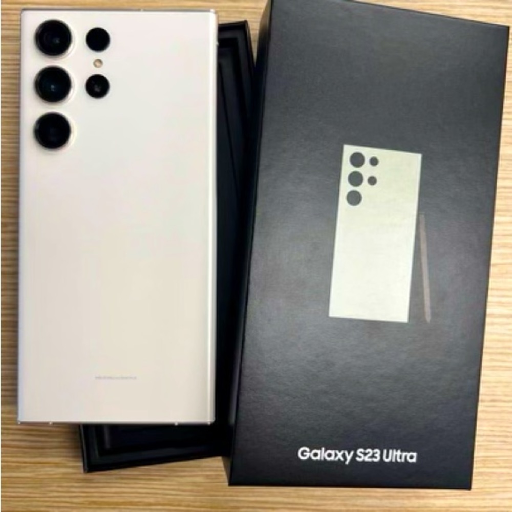 Galaxy S23 128 GiG. Unlock Brand New still in box